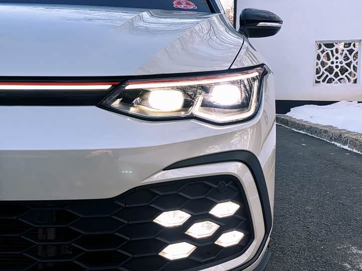 Фото 5 - Volkswagen Golf GTI