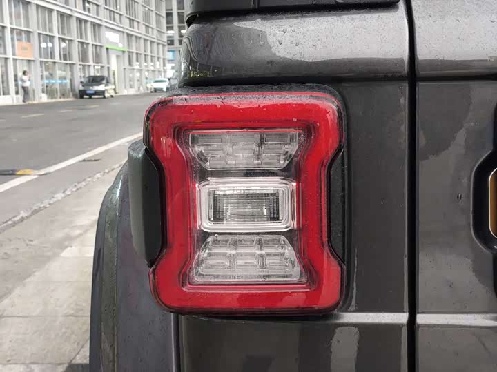 Фото 9 - Jeep Wrangler Hybrid