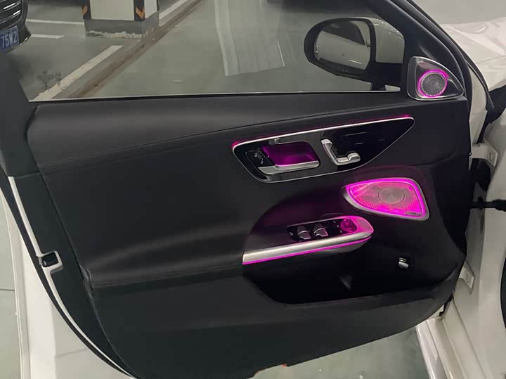 Фото 8 - Mercedes-Benz C-Class