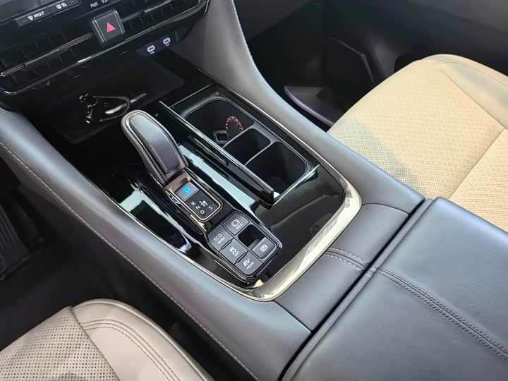 Фото 8 - Toyota Alphard