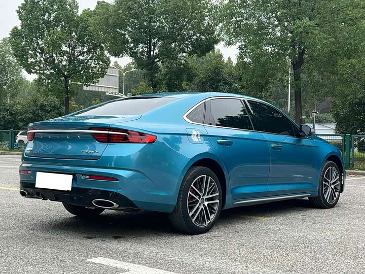 Фото 7 - Geely Preface