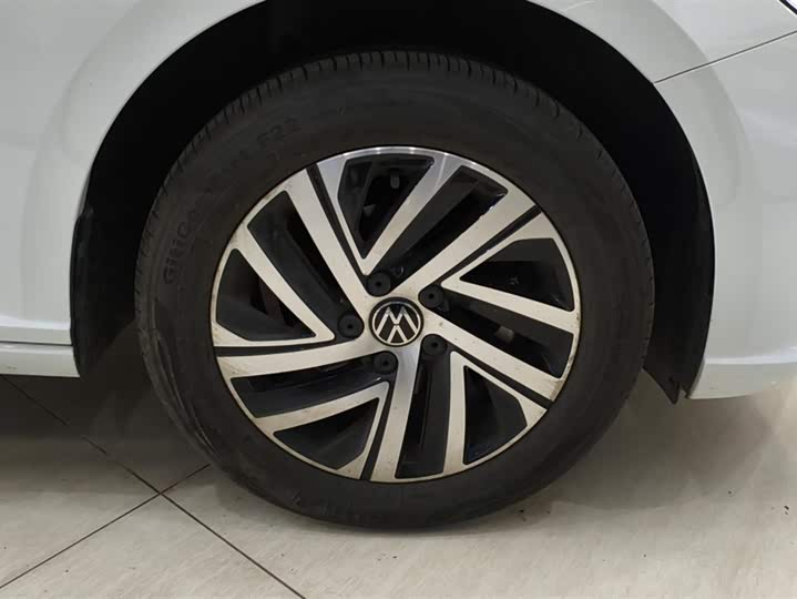 Фото 4 - Volkswagen Lavida