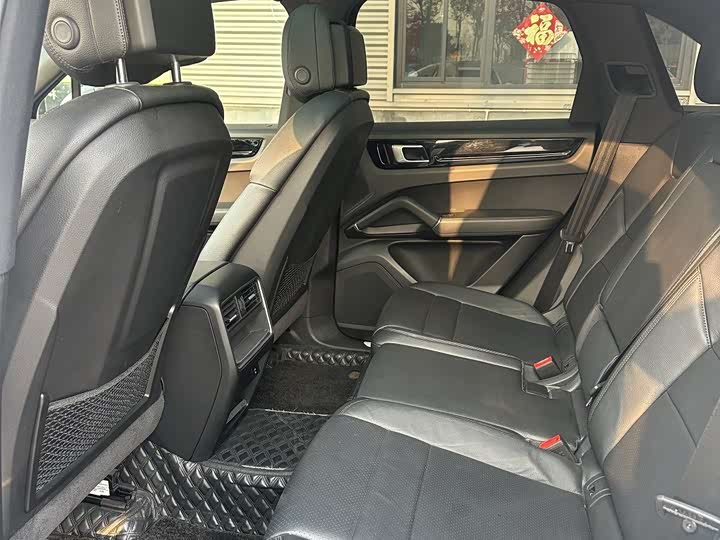 Фото 5 - Porsche Cayenne