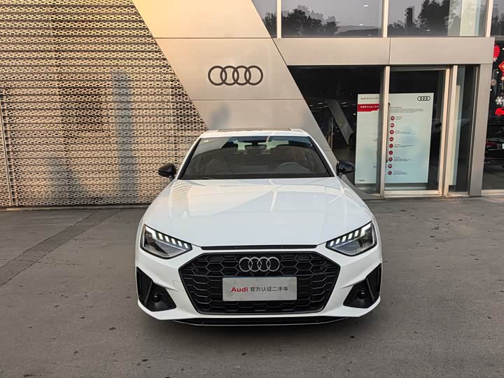 Фото 2 - Audi A4L