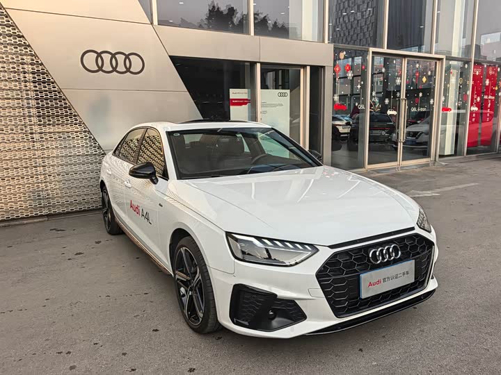 Фото 3 - Audi A4L