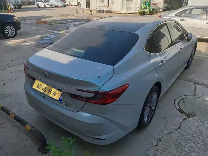 Фото 3 - Toyota Camry