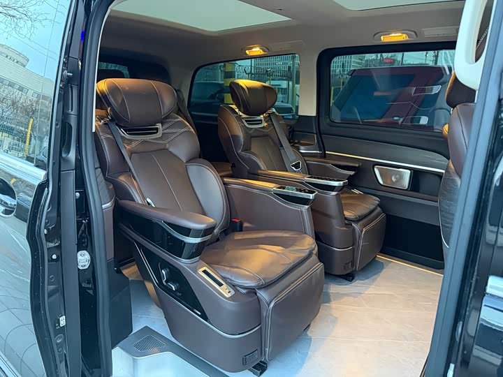 Фото 6 - Mercedes-Benz V-Class