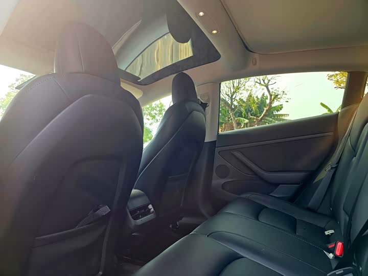 Фото 7 - Tesla Model 3