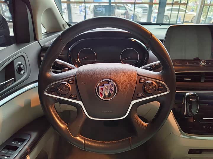 Фото 9 - Buick GL8 ES