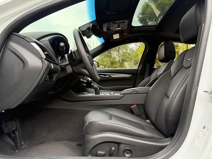 Фото 6 - Cadillac CT5