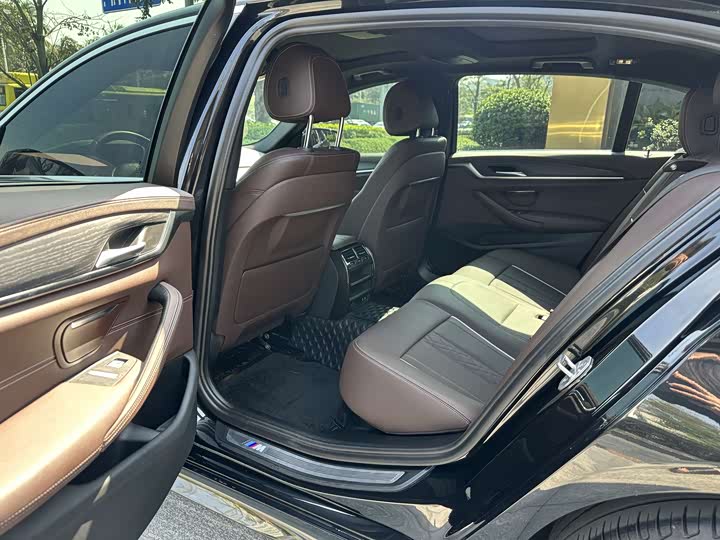 Фото 9 - BMW 5 Series