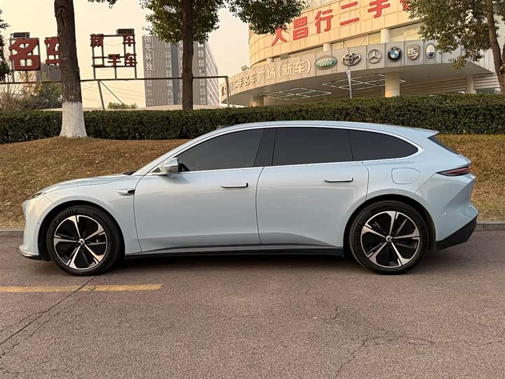 Фото 3 - Nio ET5T