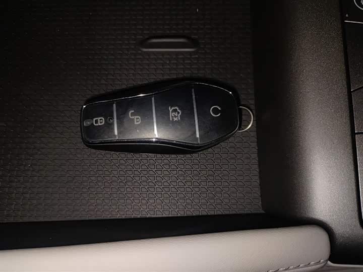 Фото 9 - BYD Yuan Up