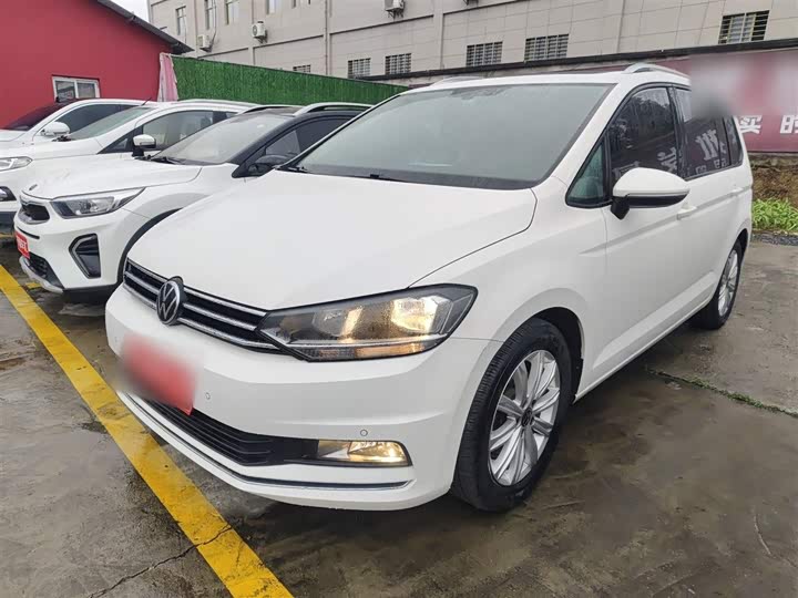 Фото 2 - Volkswagen Touran L