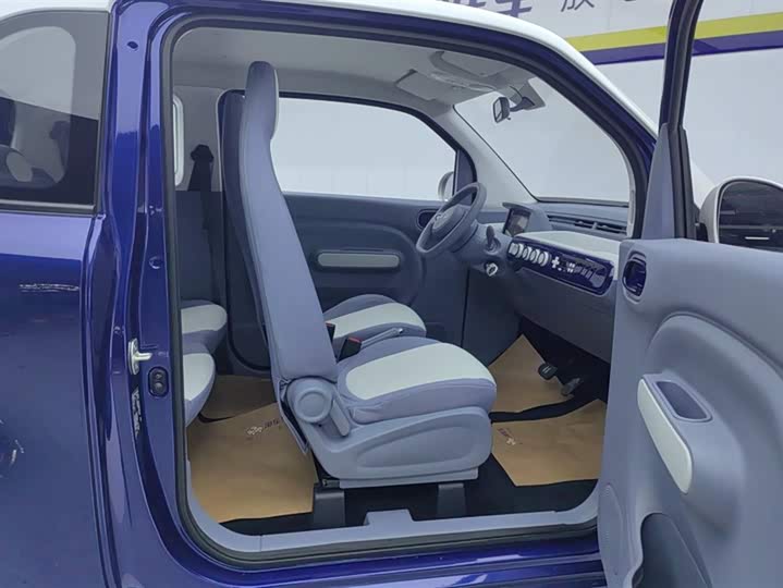 Фото 8 - Bestune Pony