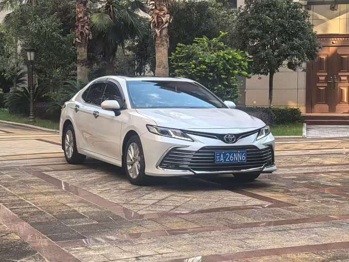 Фото 3 - Toyota Camry