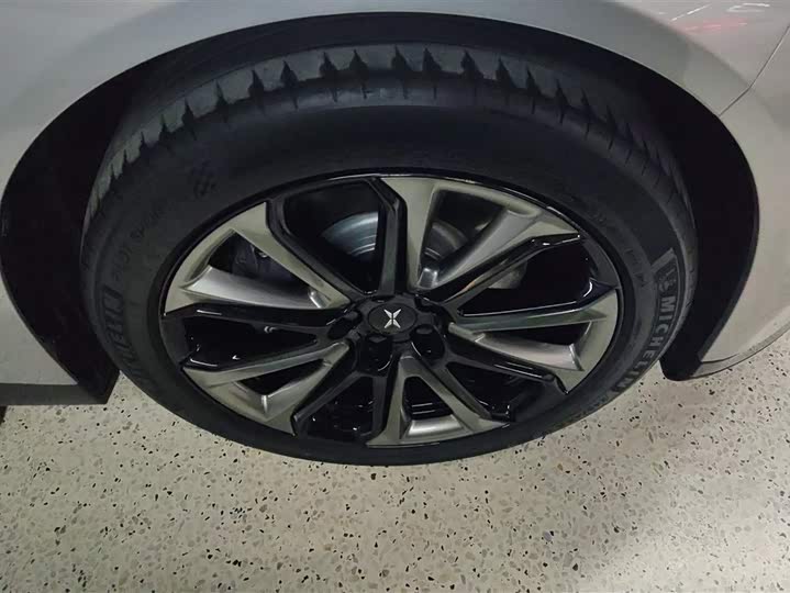 Фото 6 - XPeng P7