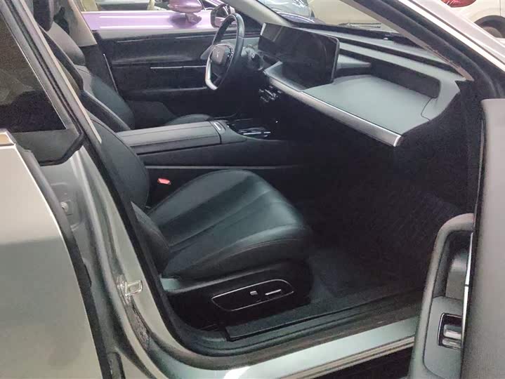 Фото 8 - XPeng P7