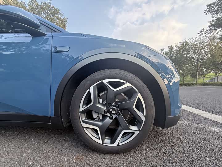 Фото 9 - Nio Onvo L60