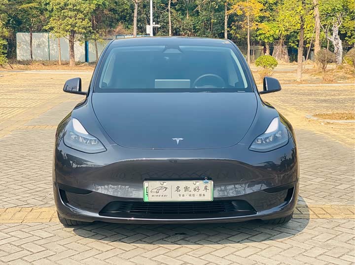 Фото 3 - Tesla Model Y