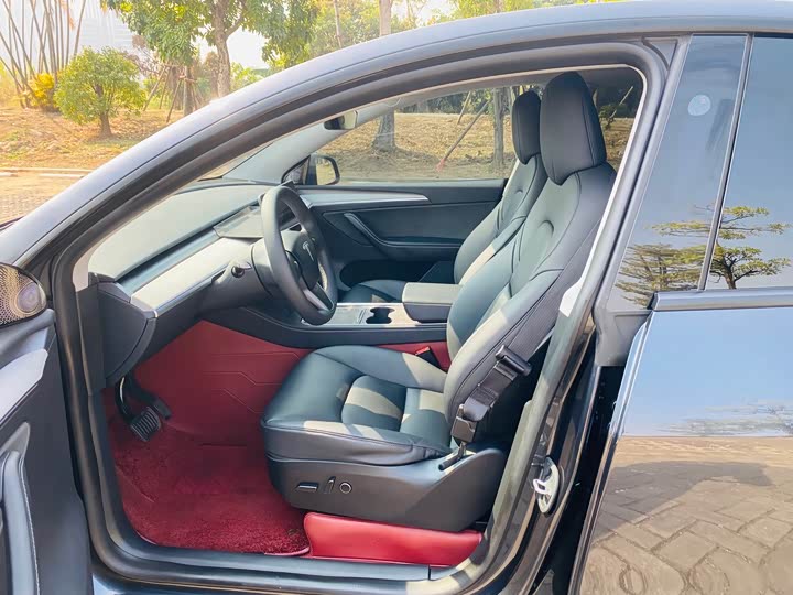 Фото 9 - Tesla Model Y