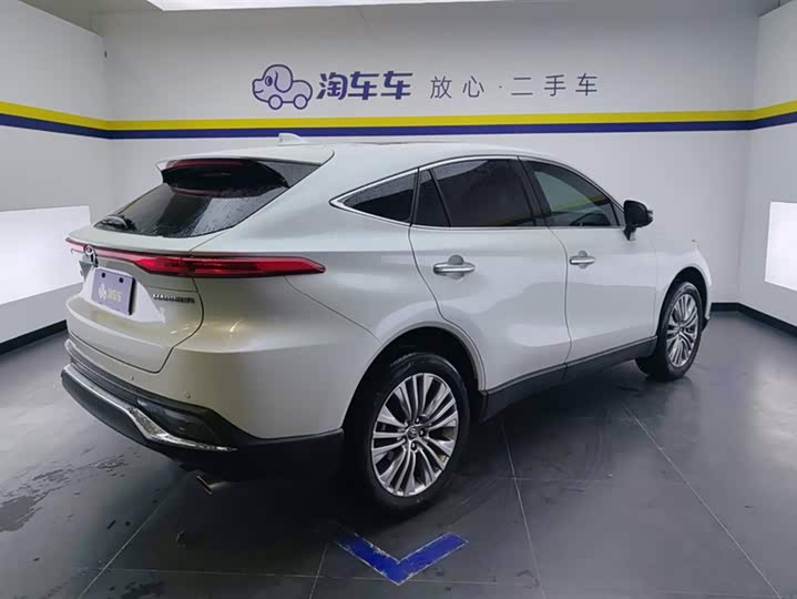 Фото 3 - Toyota Harrier