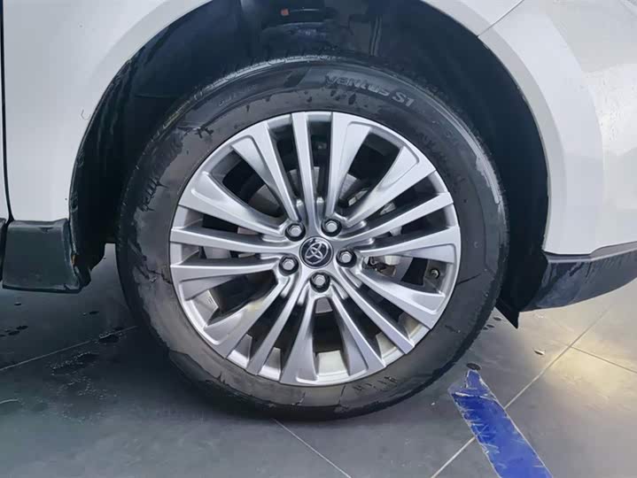 Фото 6 - Toyota Harrier