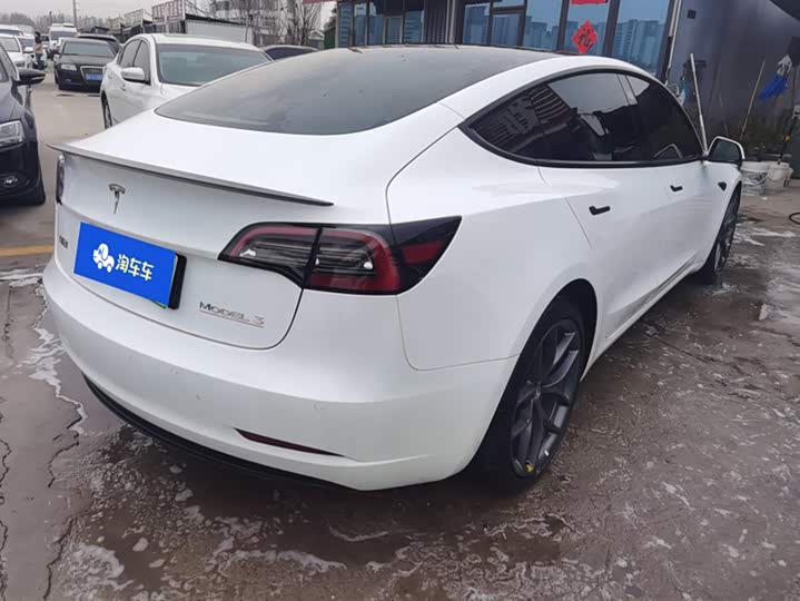 Фото 3 - Tesla Model 3