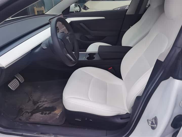 Фото 9 - Tesla Model 3