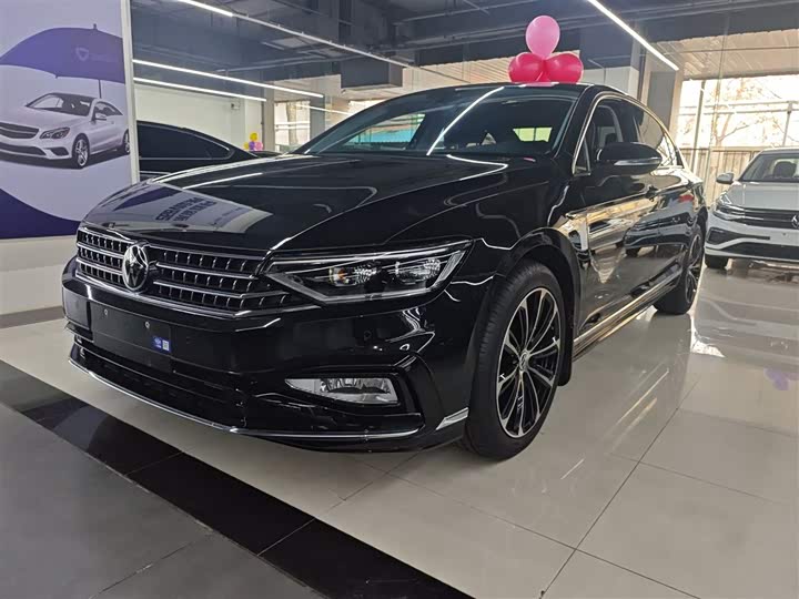 Фото 2 - Volkswagen Magotan