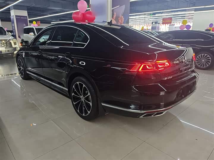 Фото 5 - Volkswagen Magotan