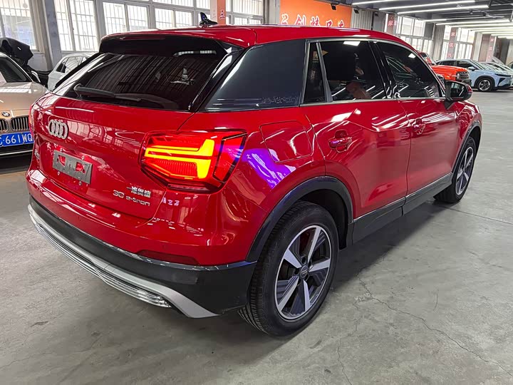 Фото 5 - Audi Q2L e-tron