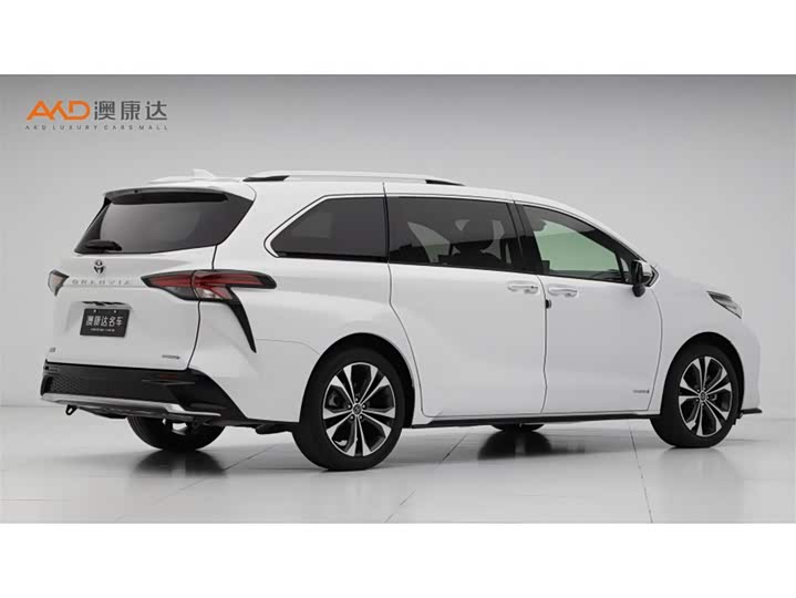 Фото 3 - Toyota Granvia