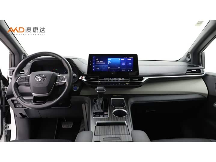 Фото 5 - Toyota Granvia