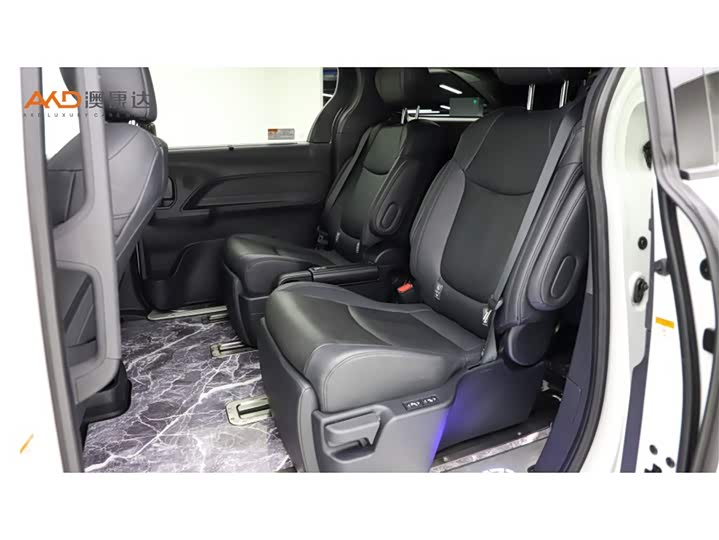 Фото 7 - Toyota Granvia