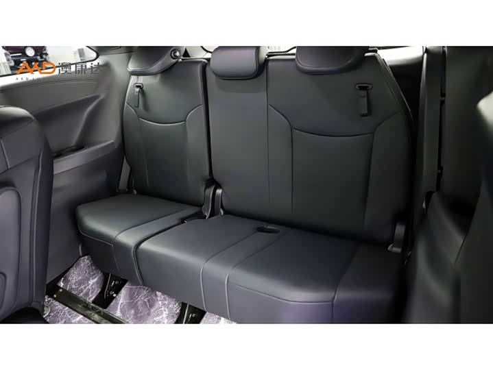 Фото 9 - Toyota Granvia