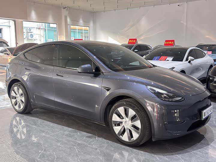 Фото 4 - Tesla Model Y
