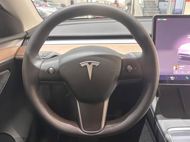 Фото 8 - Tesla Model Y