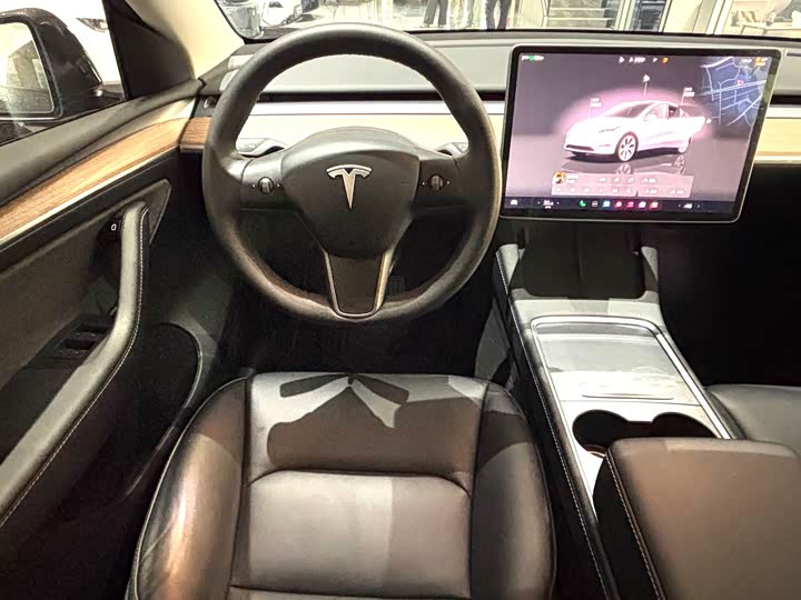Фото 9 - Tesla Model Y