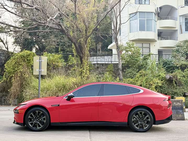 Фото 2 - XPeng P7