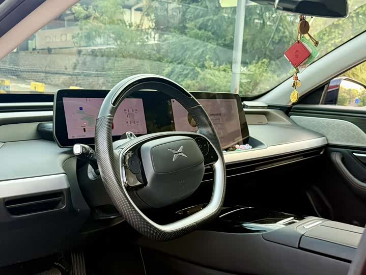 Фото 7 - XPeng P7