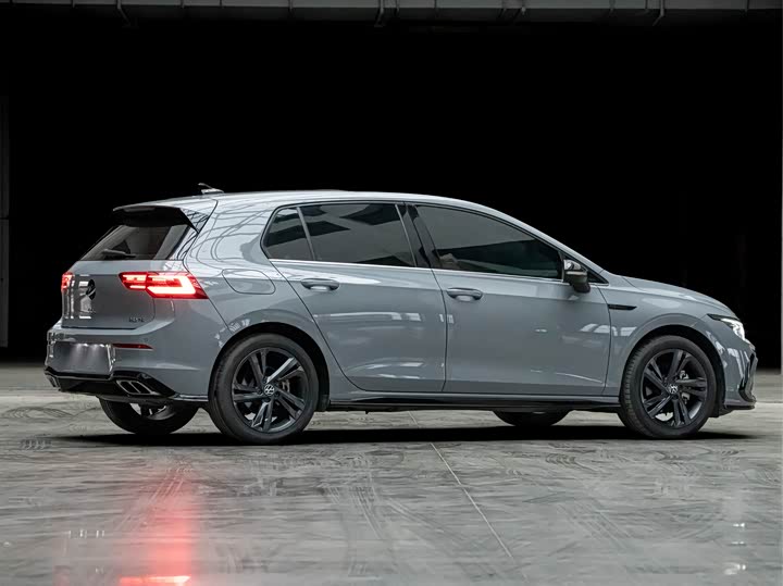 Фото 7 - Volkswagen Golf