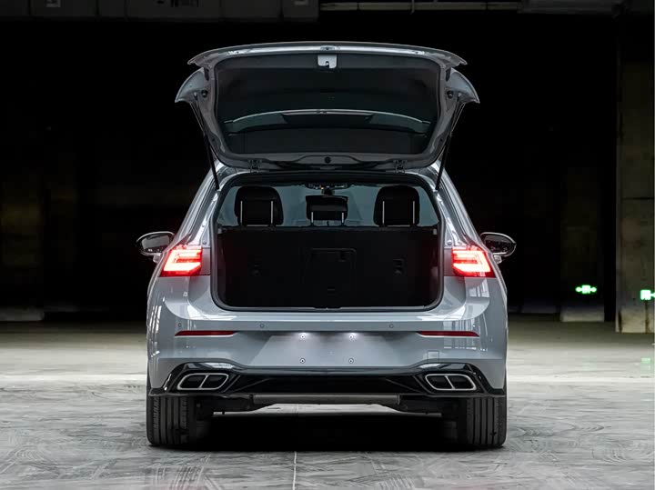 Фото 8 - Volkswagen Golf