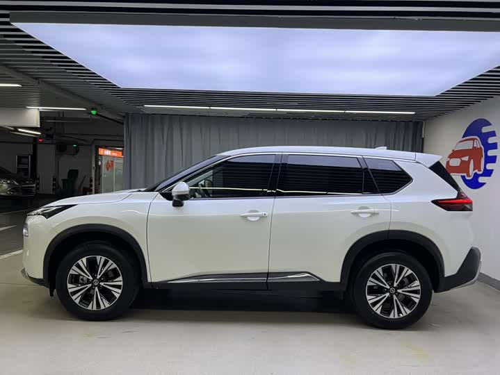 Фото 6 - Nissan X-Trail