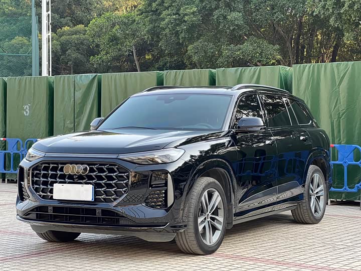 Фото 1 - Audi Q6