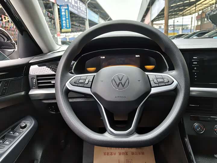 Фото 8 - Volkswagen Passat