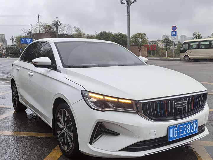 Фото 3 - Geely Emgrand