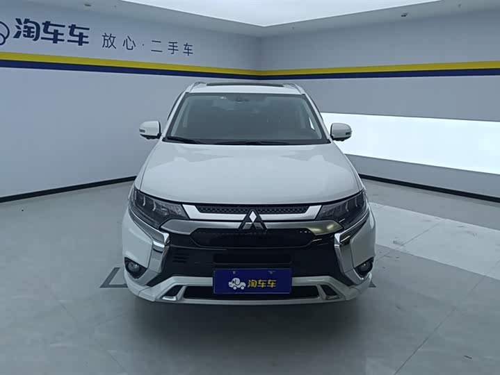 Фото 2 - Mitsubishi Outlander