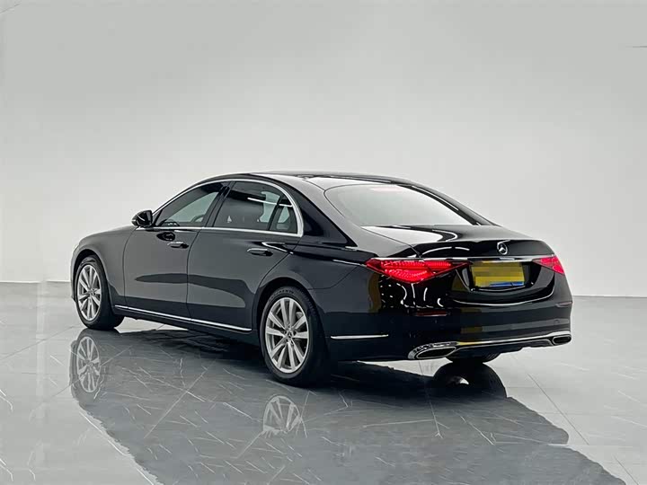 Фото 4 - Mercedes-Benz S-Class