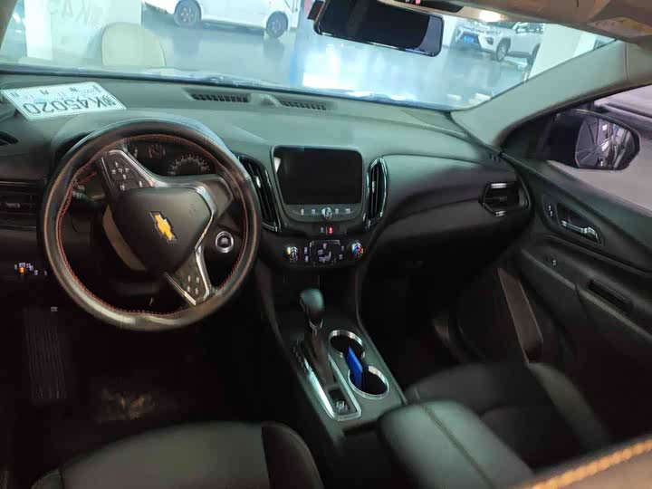 Фото 2 - Chevrolet Equinox